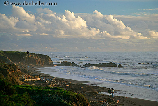 ppl-ocean-waves-n-clouds-2.jpg