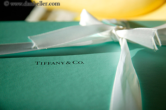 tiffany-box-w-ribbon-01.jpg