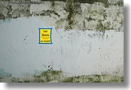 california, capitola, horizontal, lost, signs, ukulele, west coast, western usa, photograph