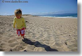 images/California/Carmel/Beach/jack-on-beach-04.jpg