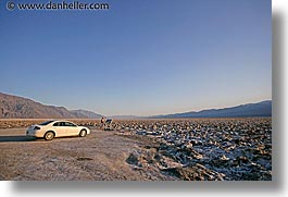 images/California/DeathValley/DevilsGolfCourse/devils-golf-course-car.jpg