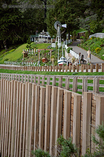 boat-n-white-fence-04.jpg