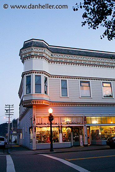 ferndale-corner-lt.jpg