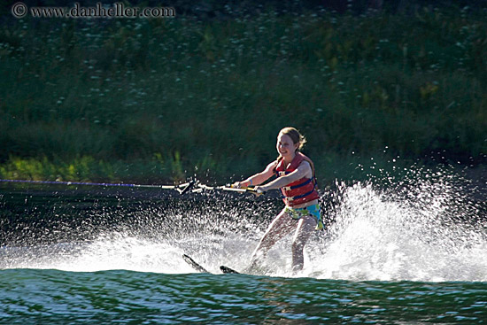 emma-waterskiing-1.jpg