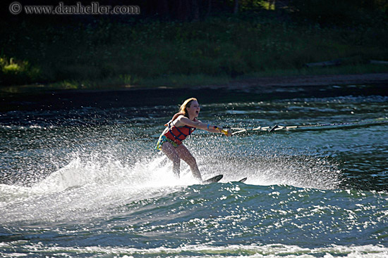 emma-waterskiing-3.jpg