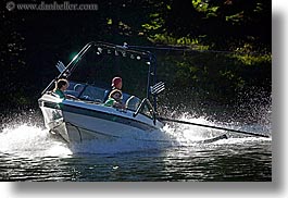 images/California/KingsCanyon/Waterskiing/speedboat.jpg