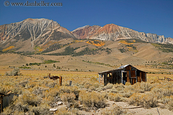 old-barn-n-mtns-2.jpg