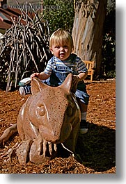images/California/Marin/DiscoveryMuseum/jack-on-big-squirrel-2.jpg