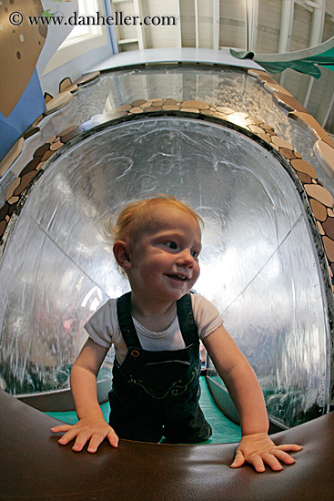 toddler-in-water-tunnel-6.jpg