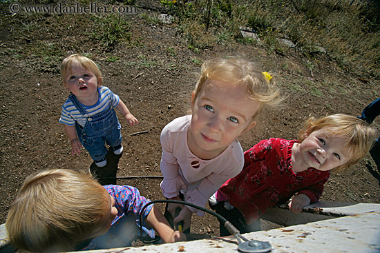 toddlers-looking-up.jpg