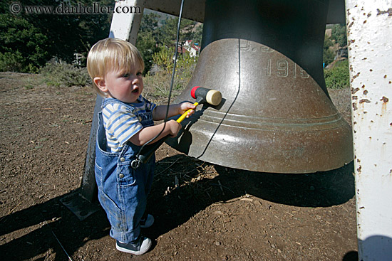 toddlers-n-big-bell-3.jpg