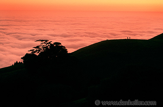 mont-pine-hikers-sil.jpg