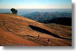 images/California/Marin/Headlands/hdlands-hikers-h.jpg