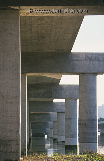 hwy-pillars-03.jpg