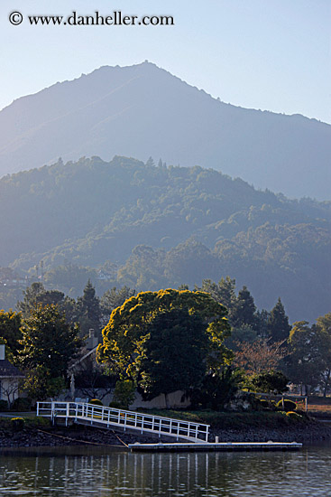 boat-dock-n-mt_tam.jpg