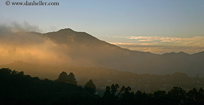 mt_tam-fog-sunset-pano.jpg