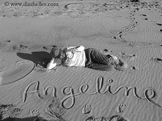 jill-angeline-on-sand-02-bw.jpg