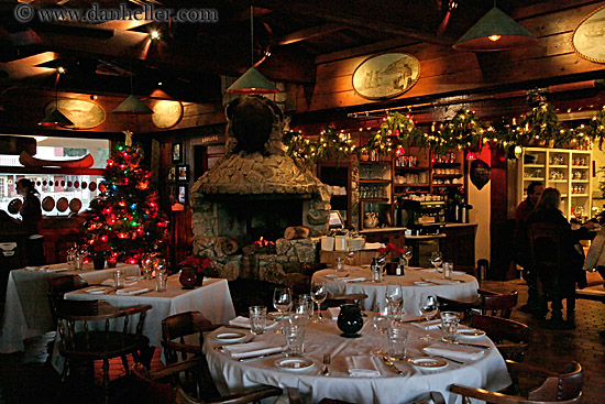 Nicks Cove Restaurant  and Christmas  Decorations  3 