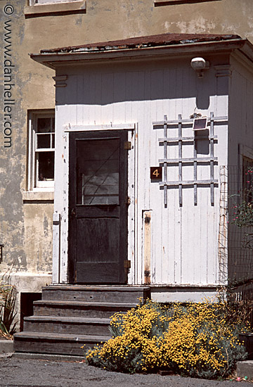 angel-island-bldg.jpg