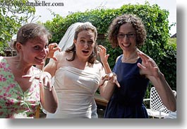 images/California/Marin/StinsonBeach/RizosWedding/BridesMaids/women-attacking-01.jpg