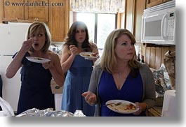 brides maids, california, eating, horizontal, marin, marin county, north bay, northern california, stinson beach, wedding, west coast, western usa, womens, photograph