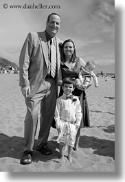 images/California/Marin/StinsonBeach/RizosWedding/DeirdreFamily/father-mother-son-n-infant-1.jpg