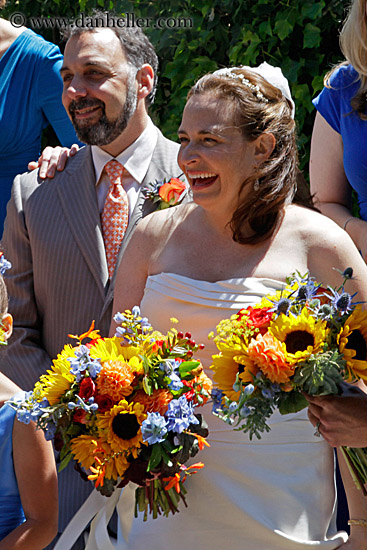 deirdre-n-pete-w-flowers.jpg