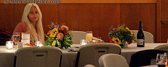 blond-alone-pano.jpg