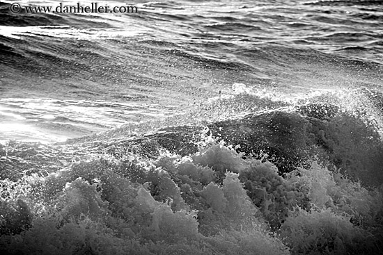 waves-close_up-bw-1.jpg