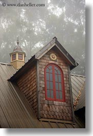 images/California/Mendocino/Buildings/Victorians/antique-victorian-in-fog-5.jpg