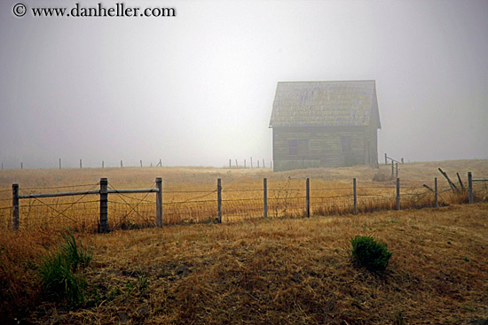 barn-n-fence-in-fog.jpg