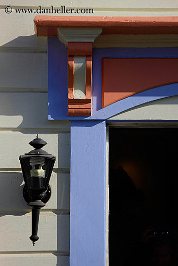 lamp_post-n-doorway.jpg
