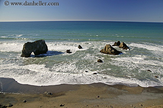 rocks-in-ocean-shoreline-1.jpg