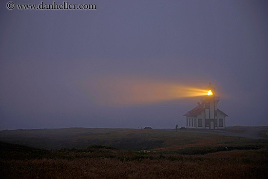 lighthouse-horizontal-at-dusk-1.jpg