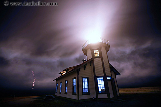 lighthouse-n-lightning.jpg