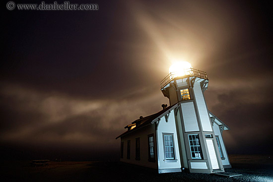 lighthouse-w-flash-burst.jpg