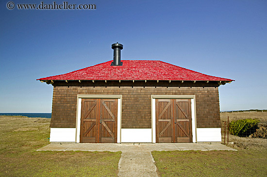 red-roof-barn.jpg