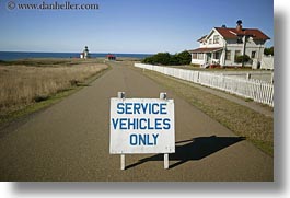 images/California/Mendocino/Lighthouse/House/service-vehicles-only-sign.jpg