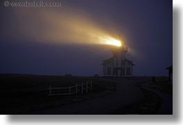 images/California/Mendocino/Lighthouse/Nite/lighthouse-n-light-beams-01.jpg