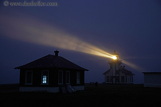 lighthouse-n-light-beams-02.jpg