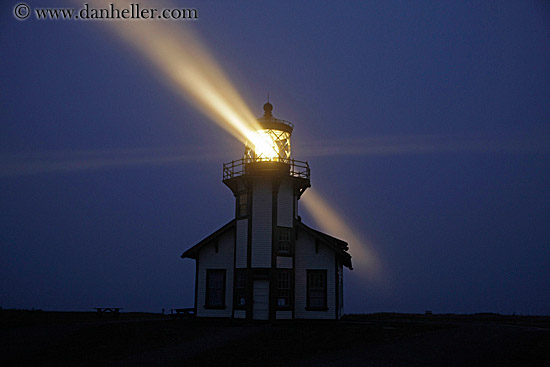 lighthouse-n-light-beams-03.jpg