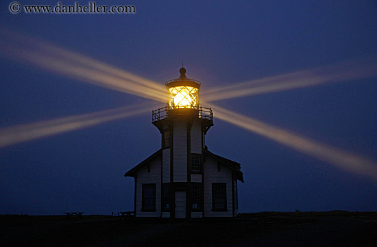 lighthouse-n-light-beams-05.jpg