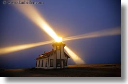 images/California/Mendocino/Lighthouse/Nite/lighthouse-n-light-beams-09.jpg