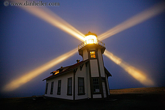 lighthouse-n-light-beams-10.jpg