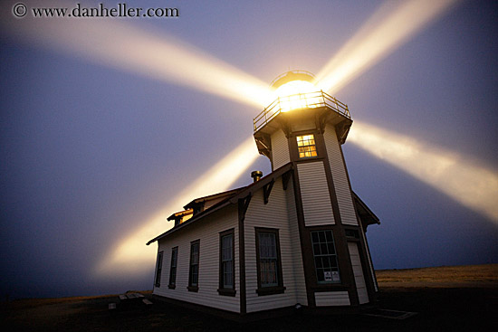 lighthouse-n-light-beams-12.jpg