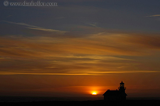 lighthouse-clouds-n-sun-5.jpg