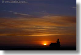 images/California/Mendocino/Lighthouse/Sunset/lighthouse-clouds-n-sun-6.jpg