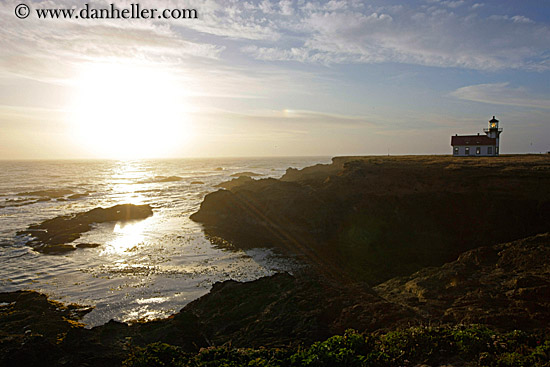 lighthouse-n-ocean-sunset-2.jpg