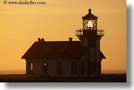 images/California/Mendocino/Lighthouse/Sunset/lighthouse-silhouette-1.jpg