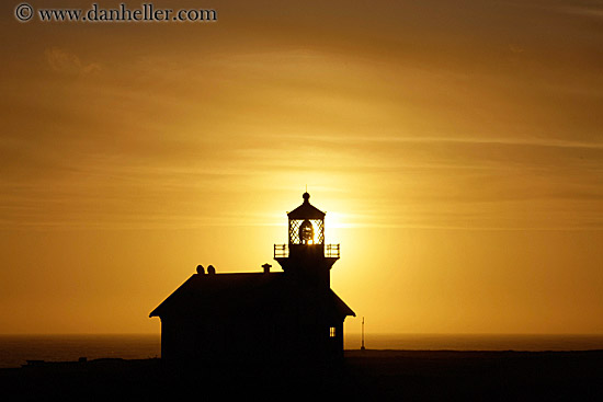 lighthouse-silhouette-3.jpg